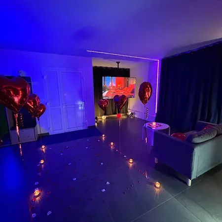 Escapade Romantique Jacuzzi & Sauna Prives アパート *