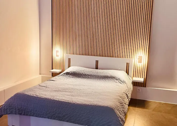 Escapade Romantique Jacuzzi & Sauna Prives *